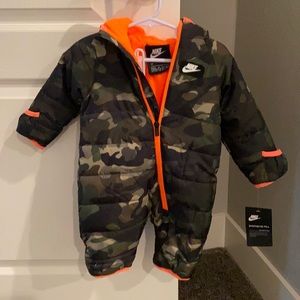 Nike snowsuit hooded puffer snowsuit